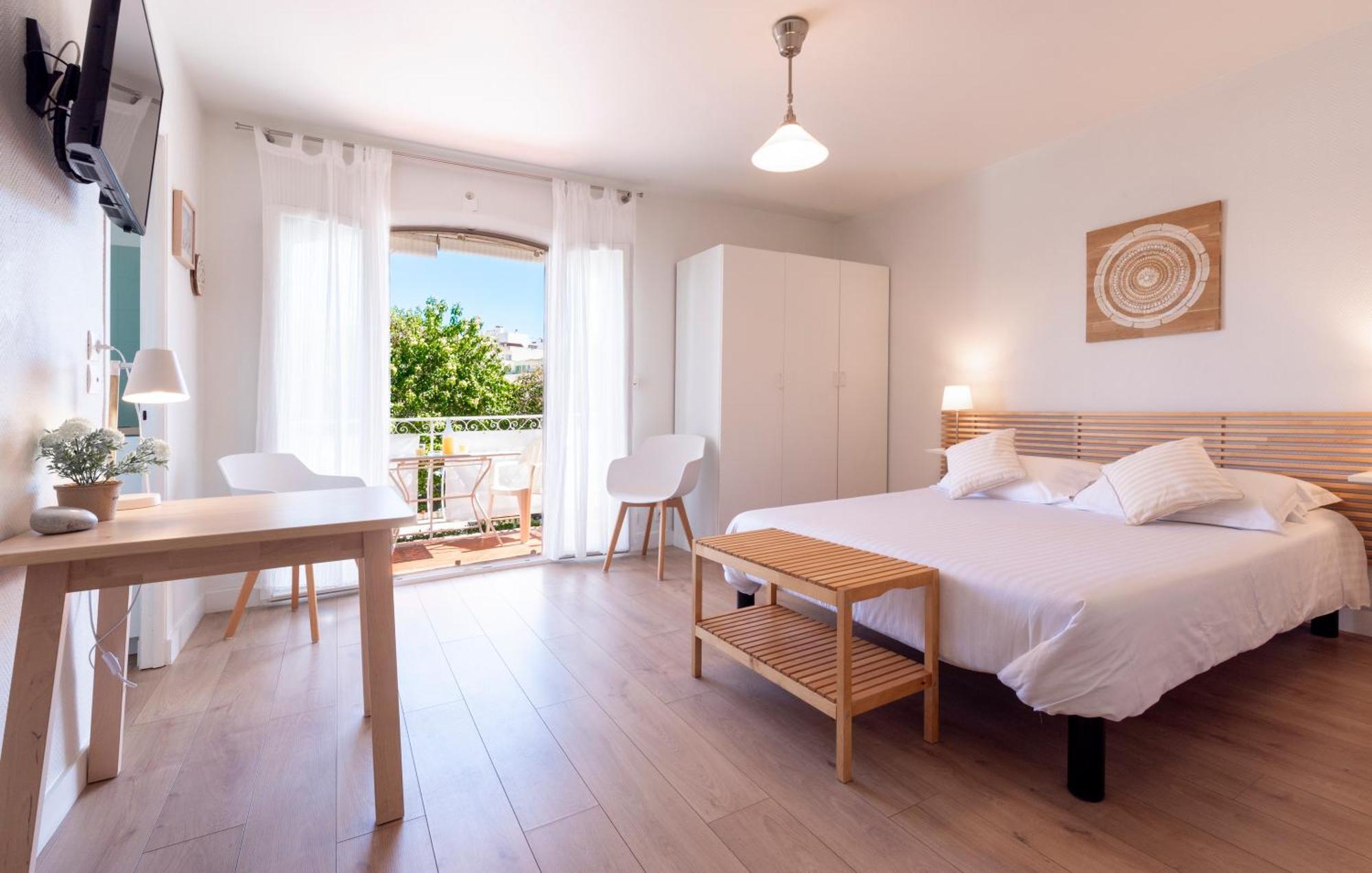 Hotel & Studios Astor Antibes Esterno foto