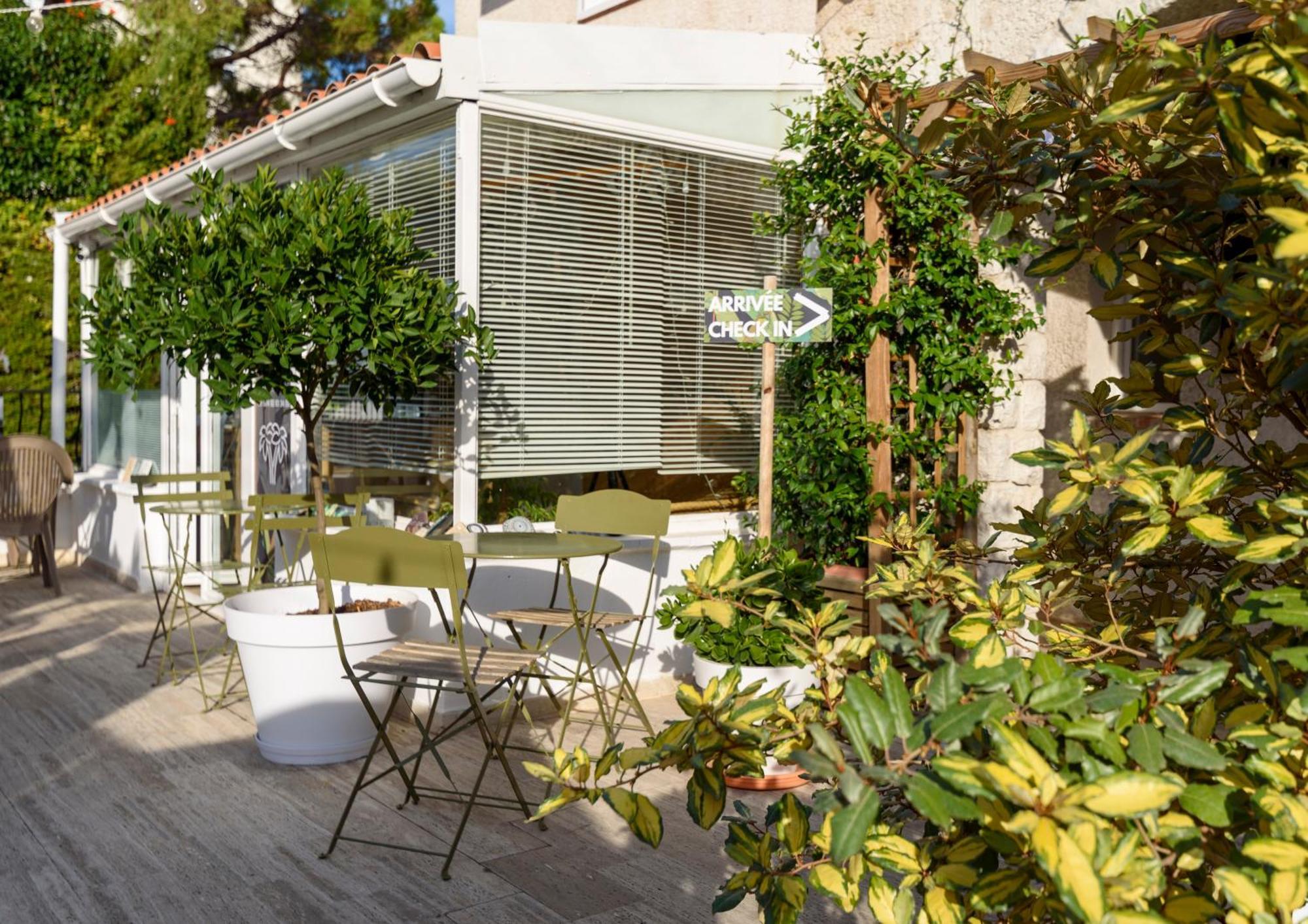 Hotel & Studios Astor Antibes Esterno foto