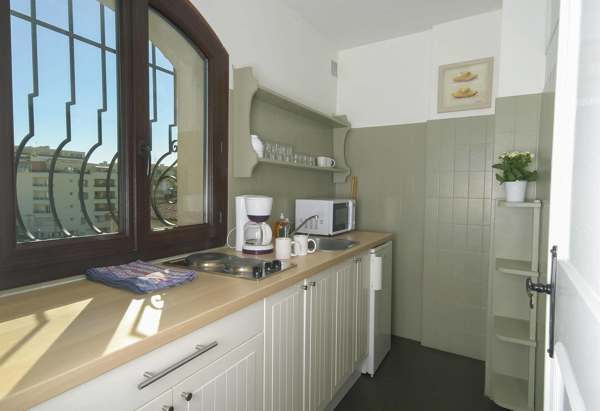 Hotel & Studios Astor Antibes Esterno foto